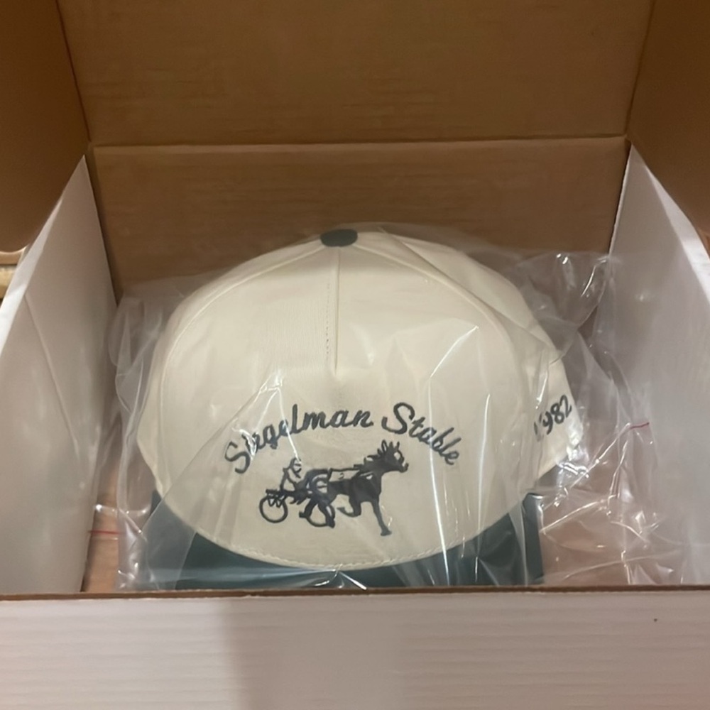 SOLD ON DEPOP Siegelman Stable Hat - Picture 2 of 3